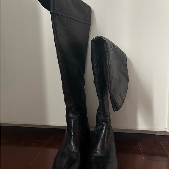 Black Leather Knee-High Boots - Picture 2 of 10